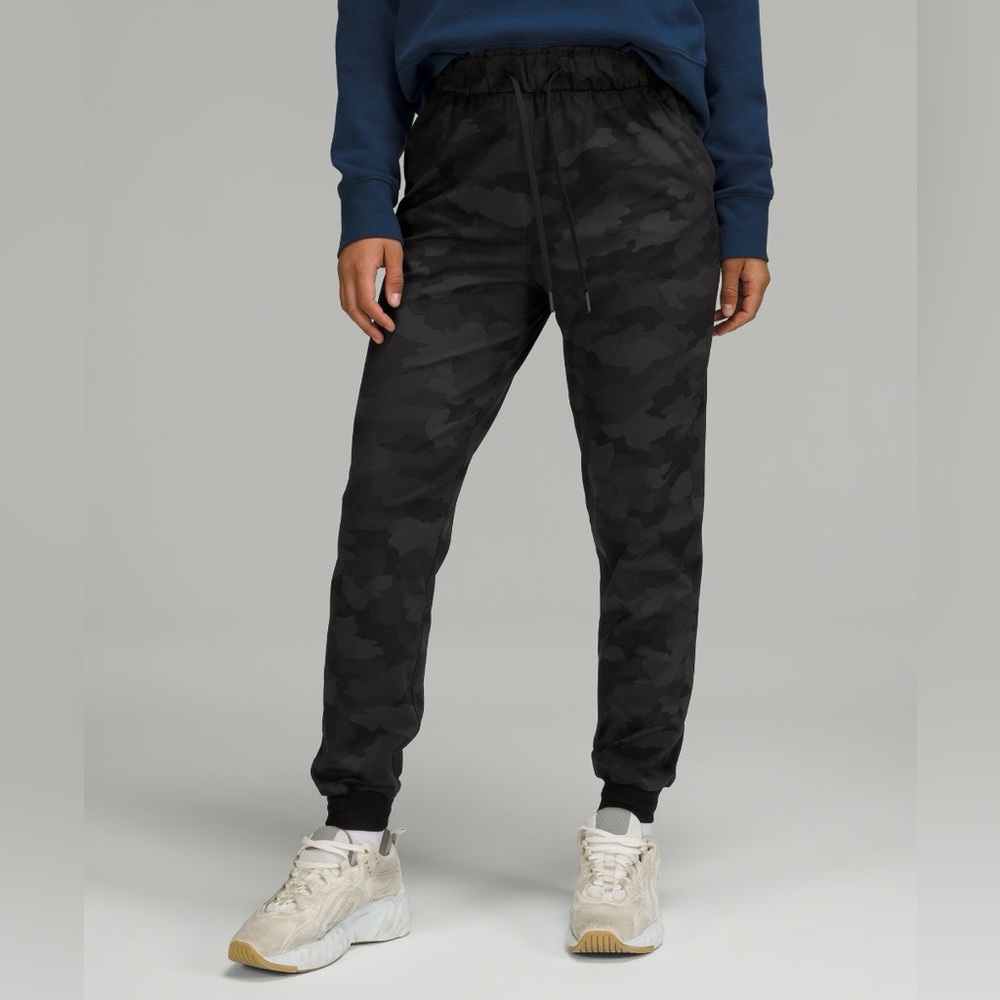 Lululemon Stretch High-Rise Jogger Full Length size 6